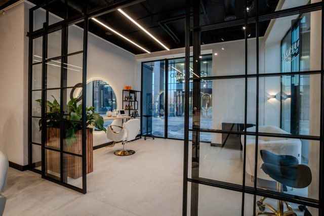 Wnętrze salonu PROBLOND w Łodzi